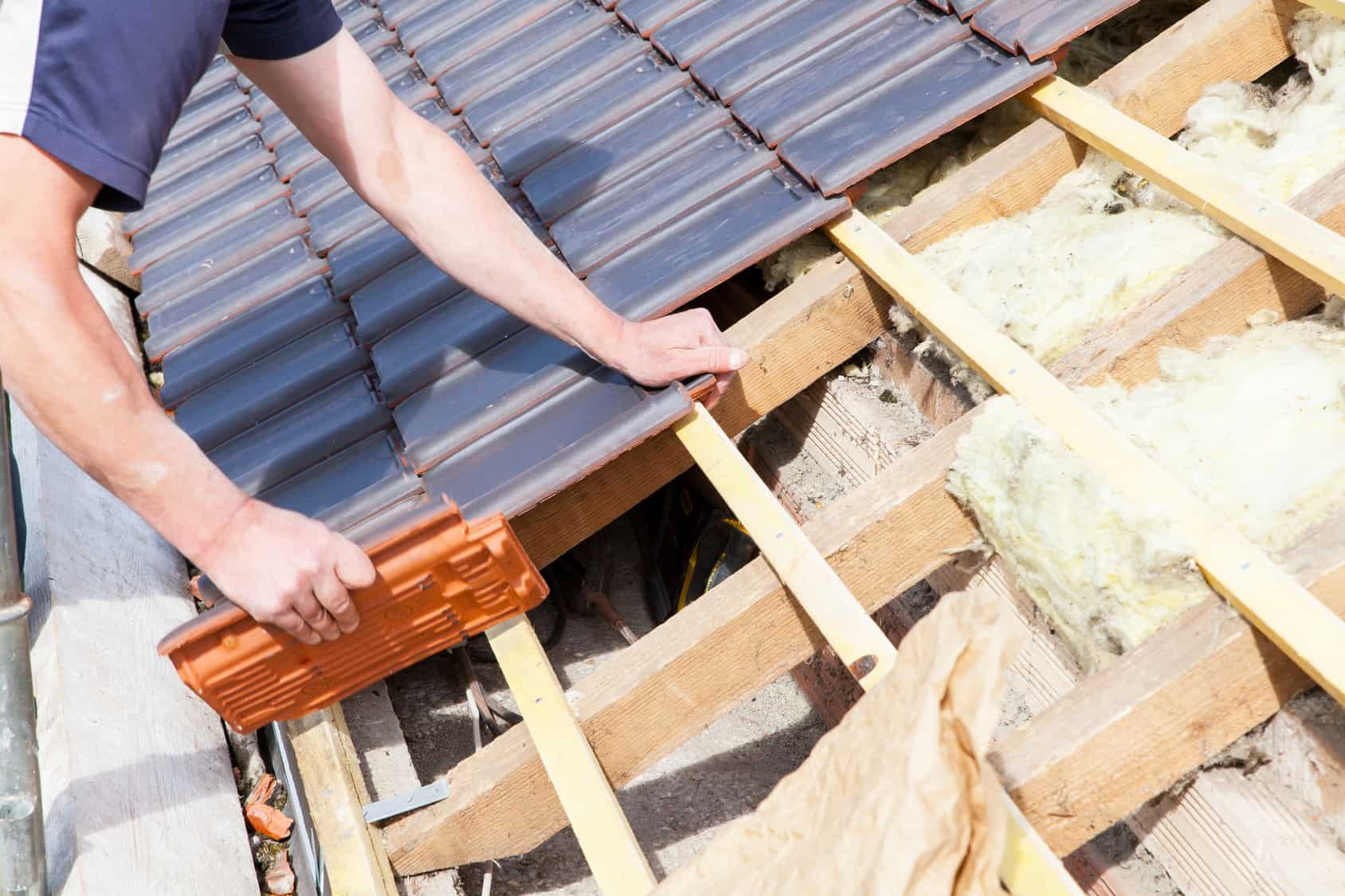 Rénovation toiture : listes des aides, subventions et crédits d'impôts