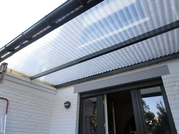 Toiture polycarbonate – PVC : prix et avantages (2024)