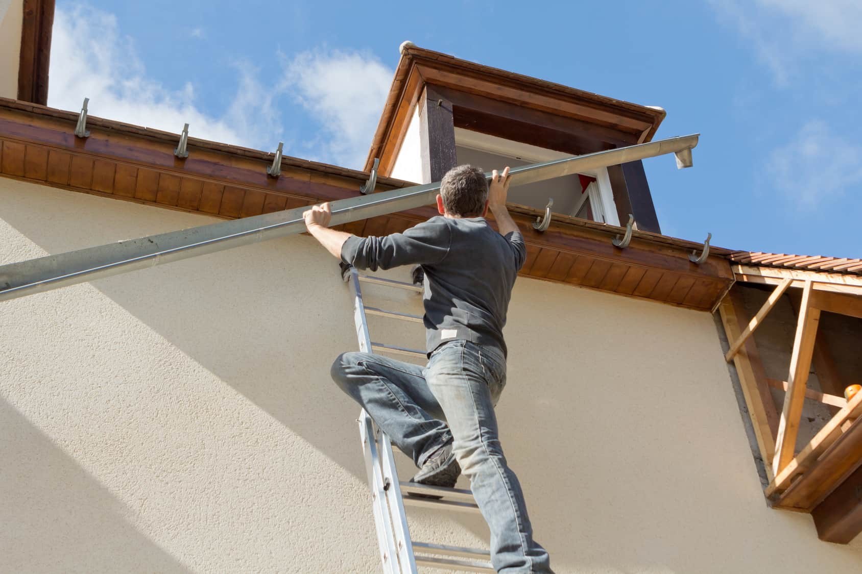 Utilité des travaux de zinguerie sur une toiture