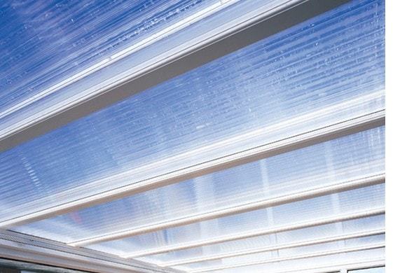 Toiture polycarbonate – PVC : prix et avantages (2024)