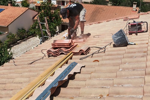 Prix de pose et installation d’une toiture en tuiles